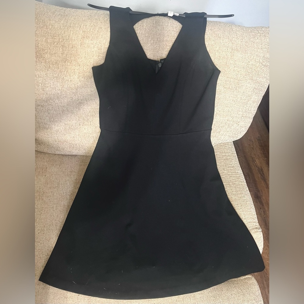 Women’s Loft Black 4 Pettit Sleeveless Cocktail Dress with Pockets & Cutout Back